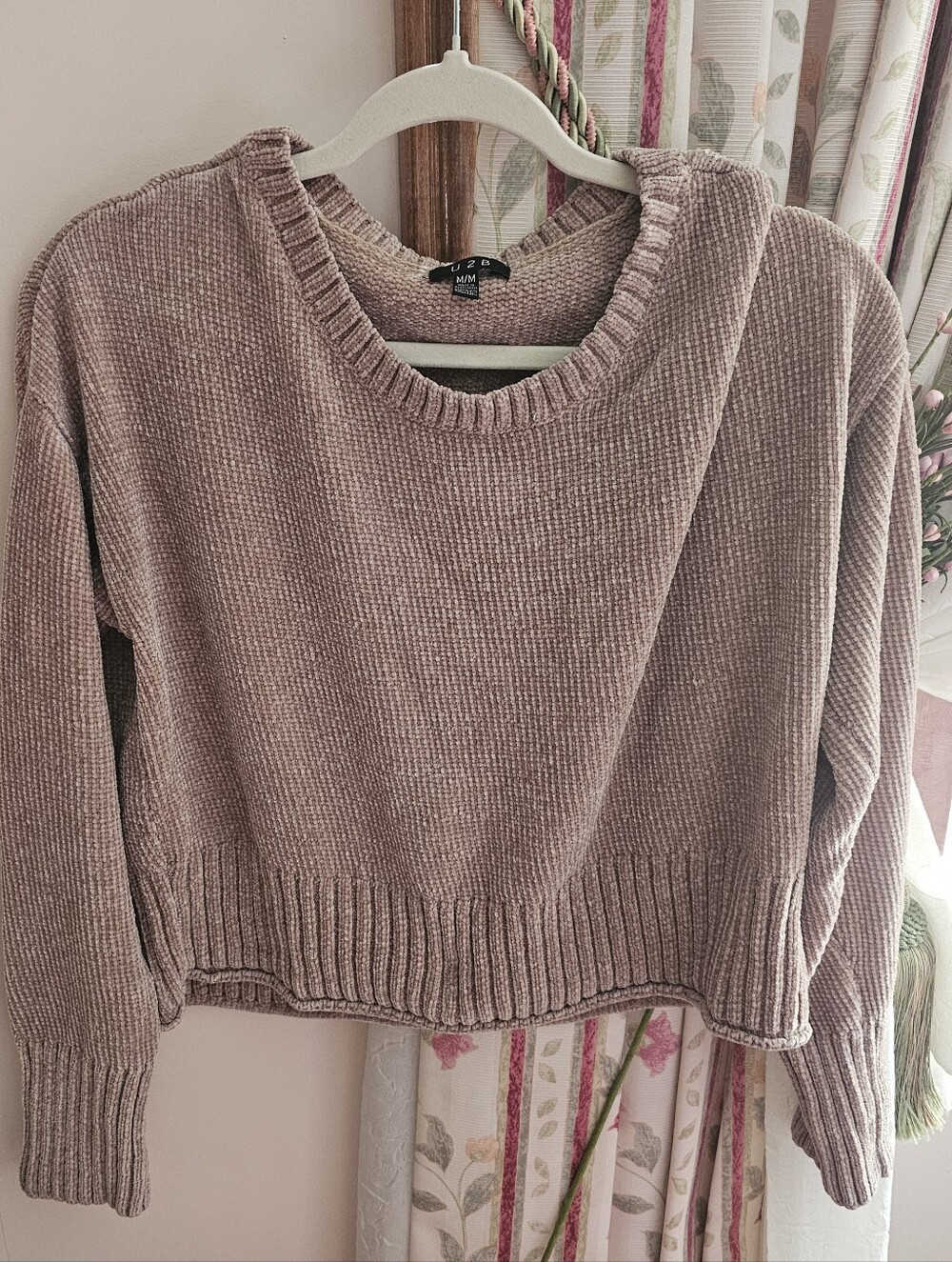 U2B taupe/tan chenille knit cropped sweater